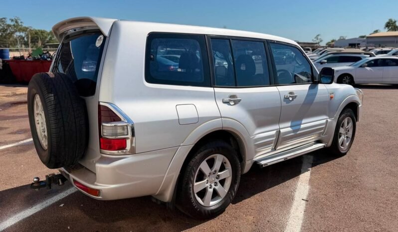 
								2002 Mitsubishi 𝗣𝗔𝗝𝗘𝗥𝗢 𝗚𝗟𝗦 𝗟𝗪𝗕 (𝟰𝘅𝟰) 𝟳 𝗦𝗘𝗔𝗧𝗘𝗥 full									