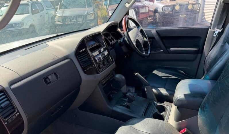
								2002 Mitsubishi 𝗣𝗔𝗝𝗘𝗥𝗢 𝗚𝗟𝗦 𝗟𝗪𝗕 (𝟰𝘅𝟰) 𝟳 𝗦𝗘𝗔𝗧𝗘𝗥 full									