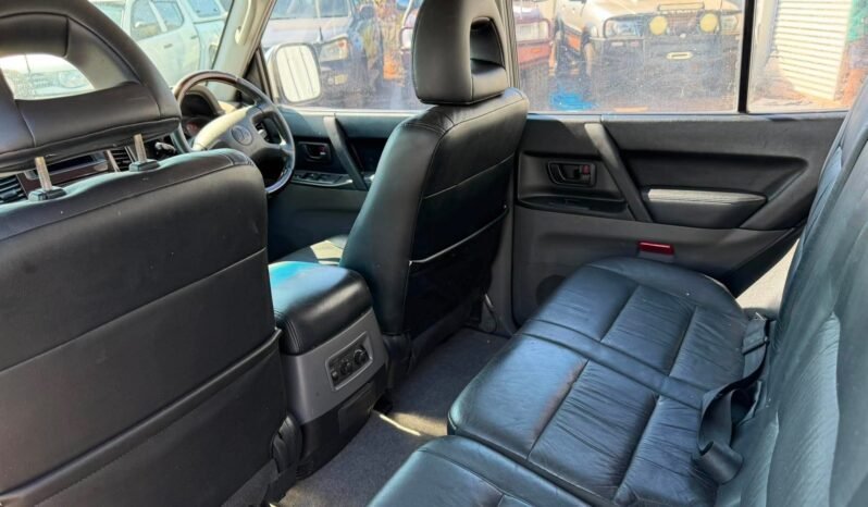 
								2002 Mitsubishi 𝗣𝗔𝗝𝗘𝗥𝗢 𝗚𝗟𝗦 𝗟𝗪𝗕 (𝟰𝘅𝟰) 𝟳 𝗦𝗘𝗔𝗧𝗘𝗥 full									