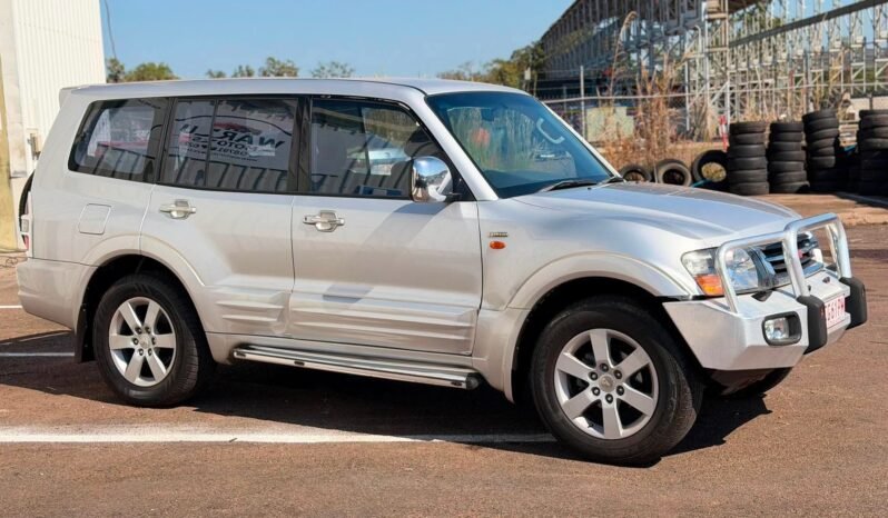 
								2002 Mitsubishi 𝗣𝗔𝗝𝗘𝗥𝗢 𝗚𝗟𝗦 𝗟𝗪𝗕 (𝟰𝘅𝟰) 𝟳 𝗦𝗘𝗔𝗧𝗘𝗥 full									