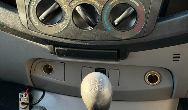 
								2006 Toyota Hilux 4×4 full									