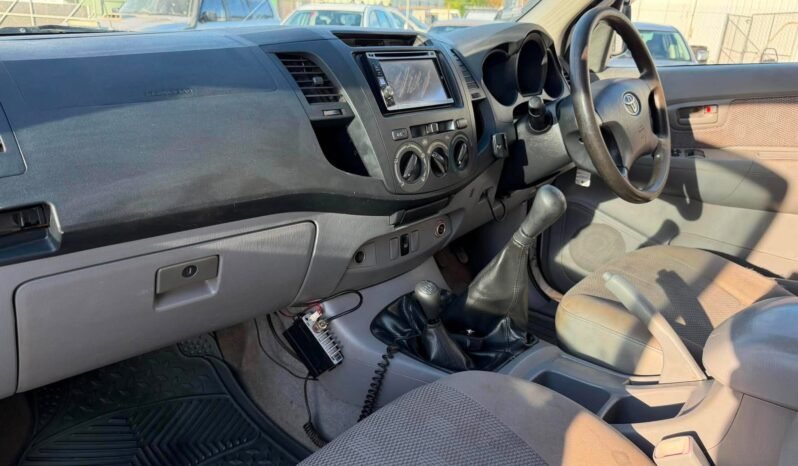 
								2006 Toyota Hilux 4×4 full									