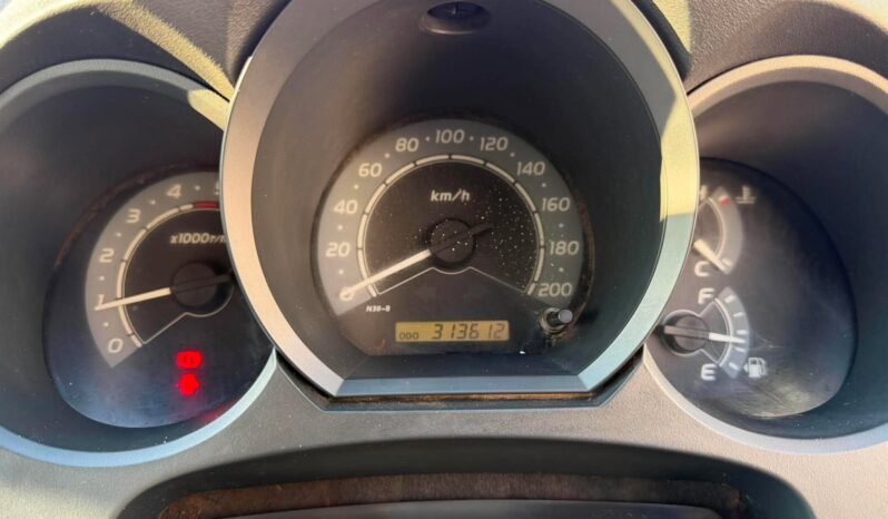 
								2006 Toyota Hilux 4×4 full									