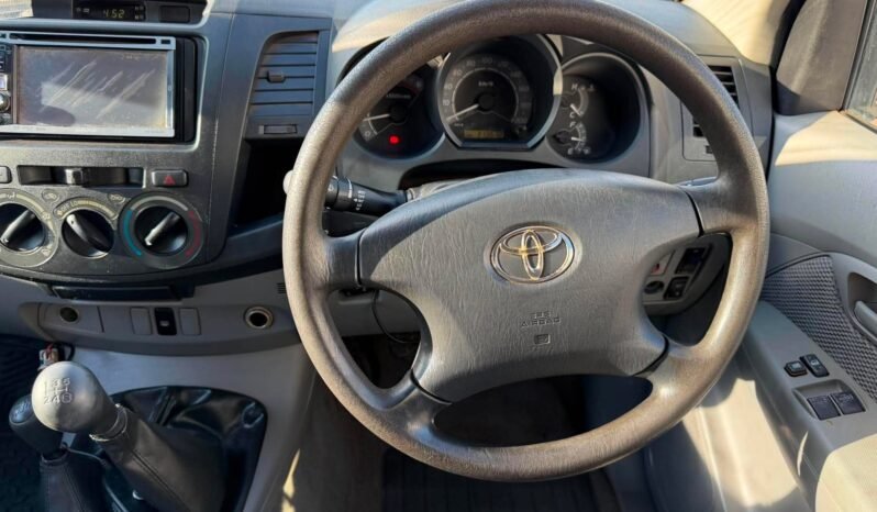
								2006 Toyota Hilux 4×4 full									