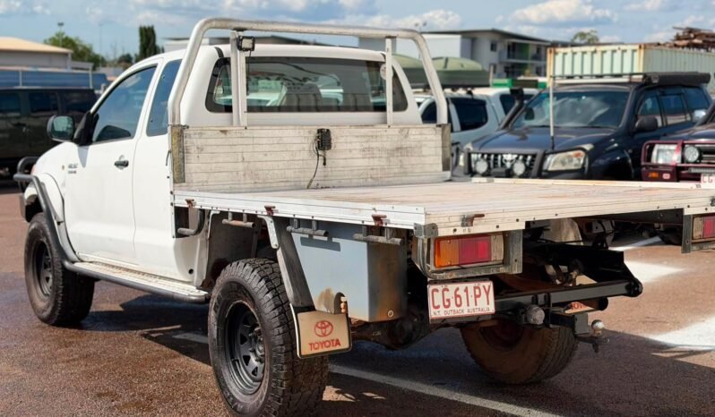
								2006 Toyota Hilux 4×4 full									