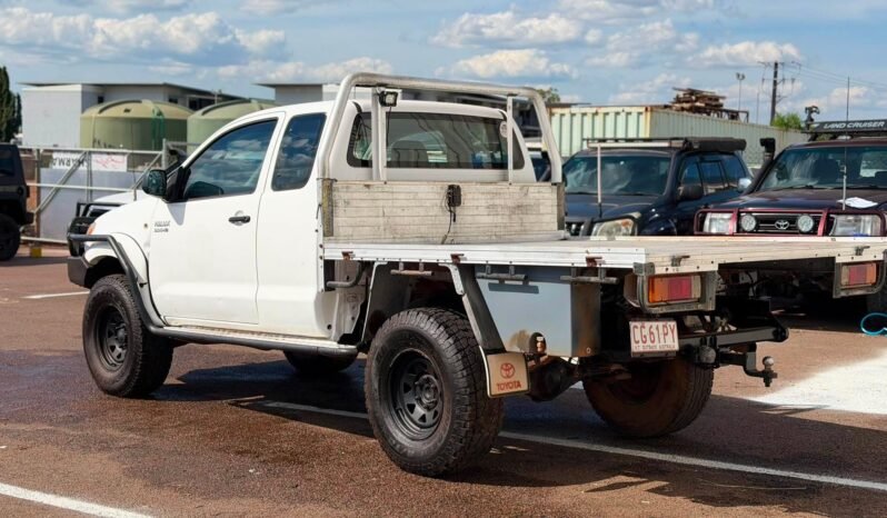 
								2006 Toyota Hilux 4×4 full									