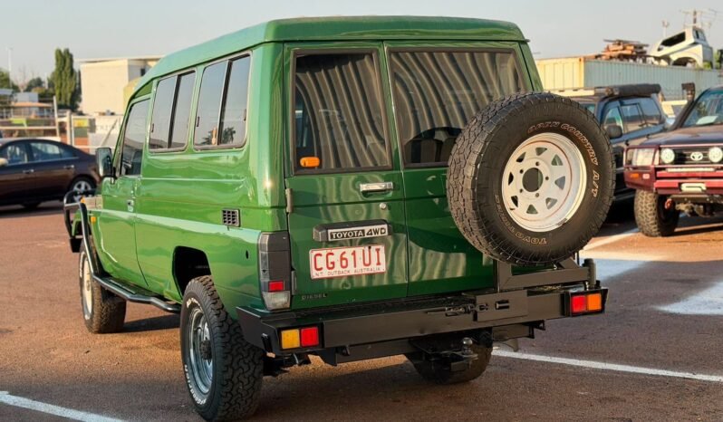 
								1996 Toyota 𝗟𝗔𝗡𝗗𝗖𝗥𝗨𝗜𝗦𝗘𝗥 𝗧𝗥𝗢𝗢𝗣𝗖𝗔𝗥𝗥𝗜𝗘𝗥 (𝟰𝘅𝟰) full									