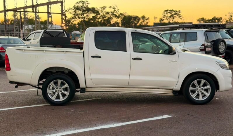 
								2010 Toyota 𝗛𝗜𝗟𝗨𝗫 𝟰𝗫𝟮 𝗔𝗨𝗧𝗢 full									