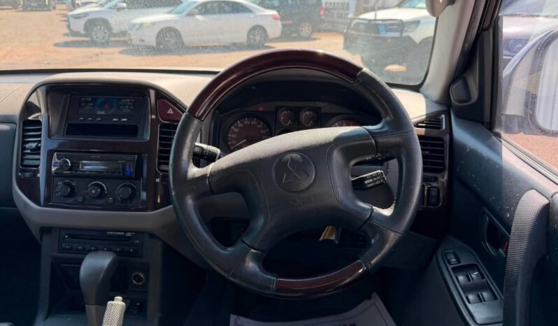 
								2002 Mitsubishi 𝗣𝗔𝗝𝗘𝗥𝗢 𝗚𝗟𝗦 𝗟𝗪𝗕 (𝟰𝘅𝟰) 𝟳 𝗦𝗘𝗔𝗧𝗘𝗥 full									